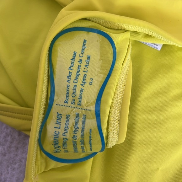 DKNY Bikini Swimsuit Yellow Set - Picture 12 of 12